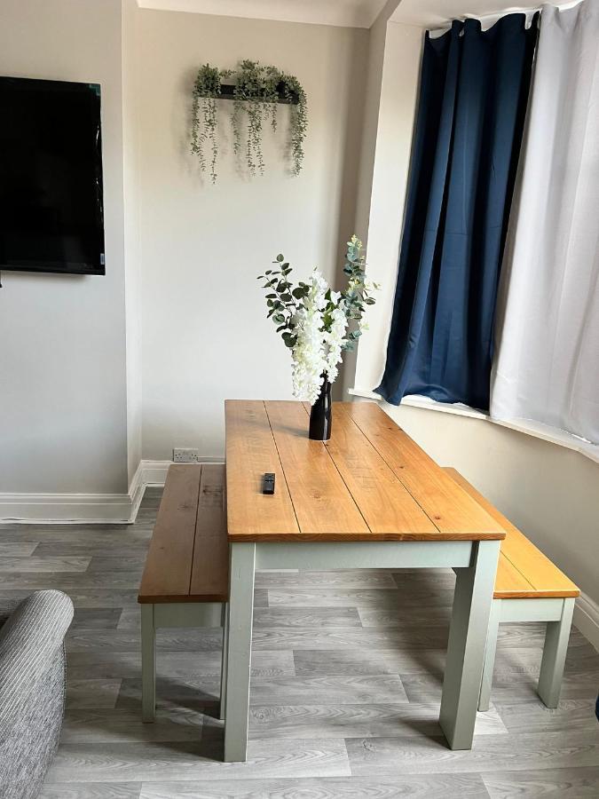 Kim Family Holiday Get-Away 4 Bedrooms 2 Baths Blackpool Eksteriør billede
