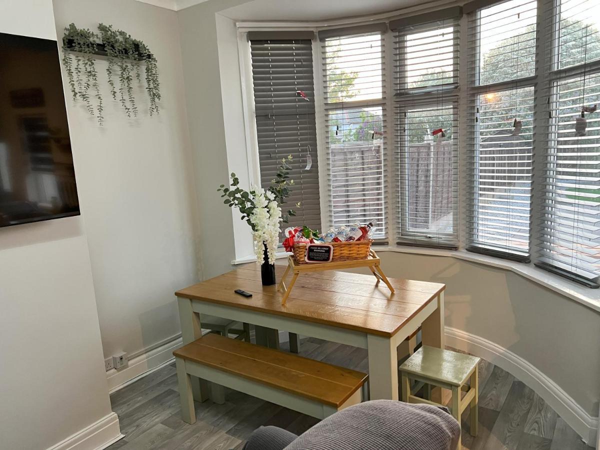 Kim Family Holiday Get-Away 4 Bedrooms 2 Baths Blackpool Eksteriør billede